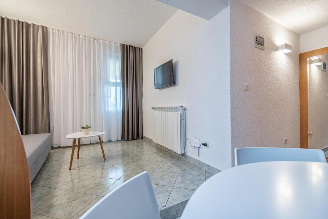 Apartments Tamaris Neum Esterno foto